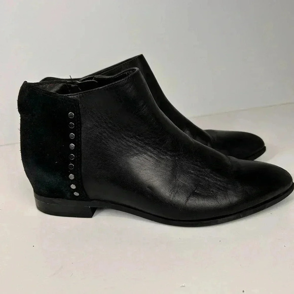 Nine West black leather suede flat ankle booties, studded, Size 7.5M - Picture 3 of 9